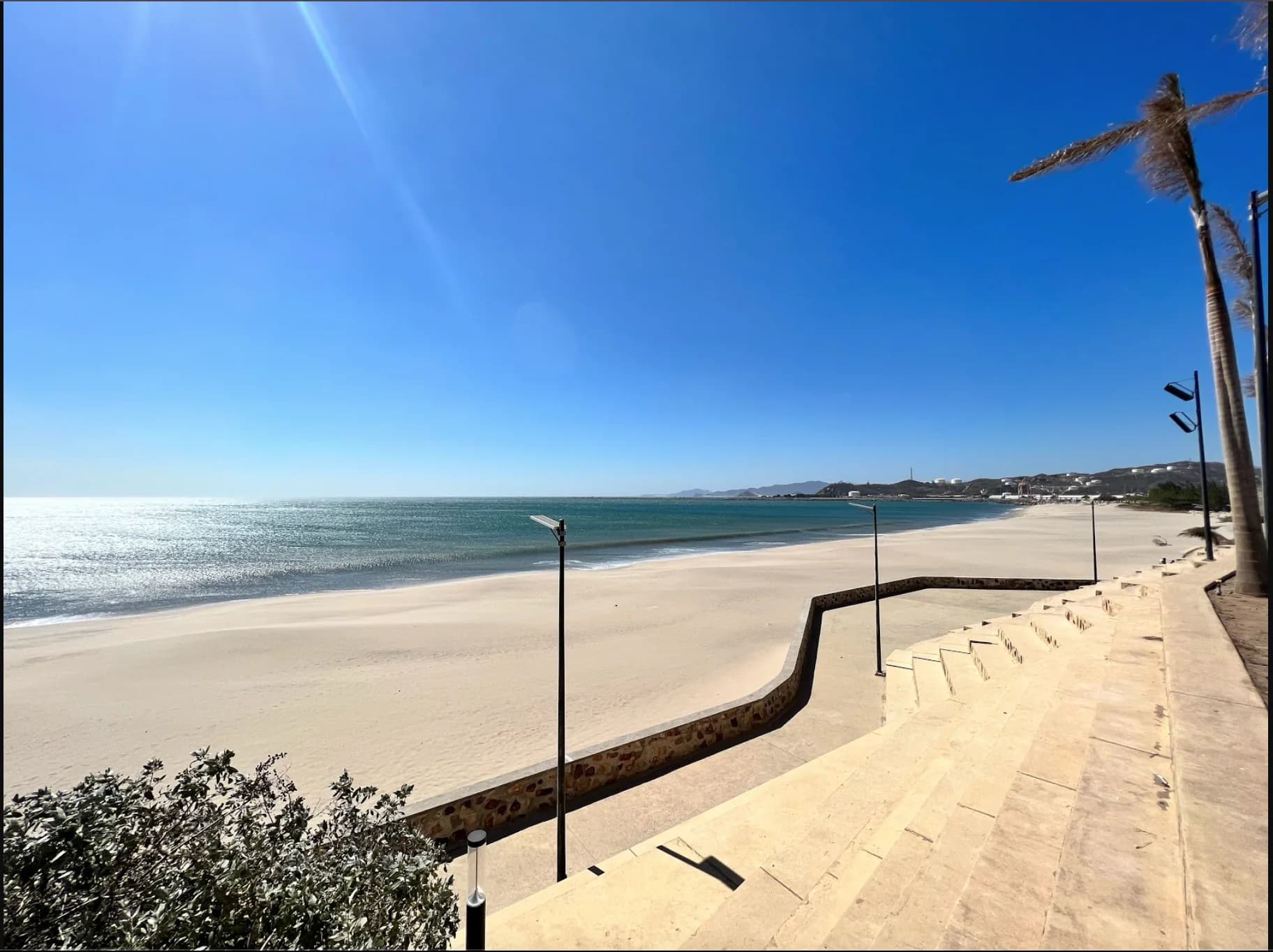 Playa y malecón de Salina Cruz, Oaxaca